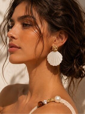 Ocean Heiress Shell Drop Earrings